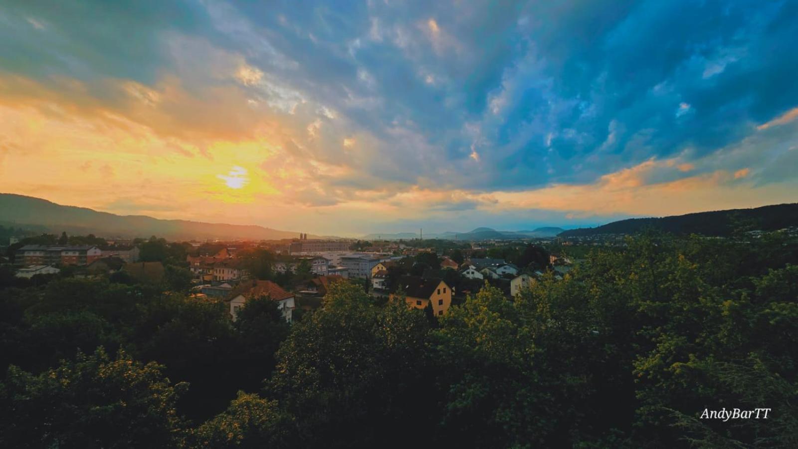 Panorama *